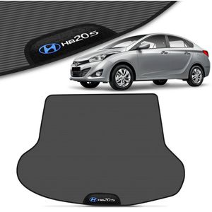 Tapete Porta Malas Liso PVC Hyundai HB20S 2013 a 2019 Preto com Emblema e Grafia Bordado