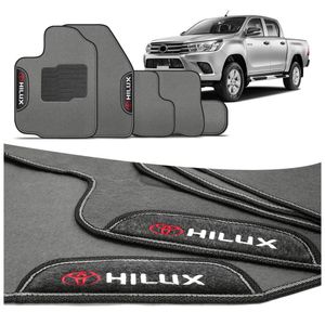 Jogo de Tapete Carpete Hilux 2016 2017 2018 Preto Grafite Cinza Claro Com Logo Bordado Concept 3D 5